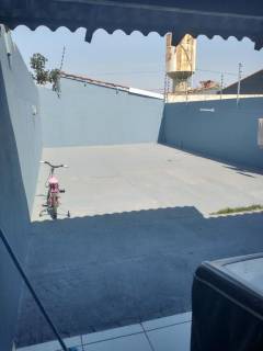 Ótima casa com 2 quartps.