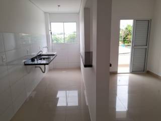 Ótimo apartamento com 2 quartos.