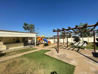 Ótimo apartamento com 2 quartos.