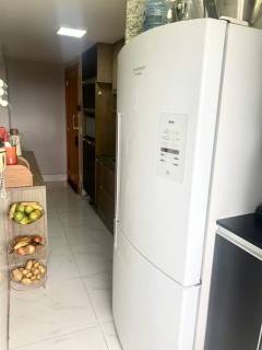 Belo apartamento com 3 suítes.