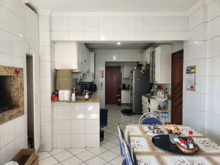 Belo apartamento com 3 suítes.