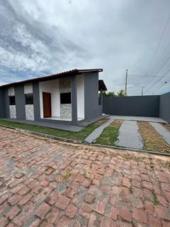 Linda casa com 2 quartos.