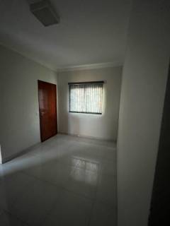 Linda casa com 2 quartos.