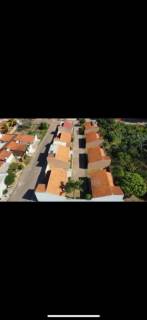 Linda casa com 2 quartos.
