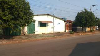 Ótima área com duas c asas, seis kitnet e uma área comercial.