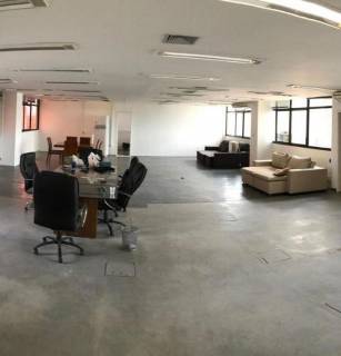 Sala ampla com 297 m² no Prédio The Centrus Tower.