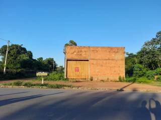 Ótimo barracão com 200 m².