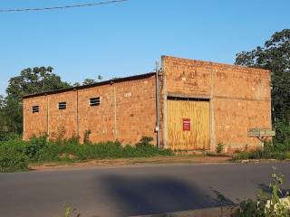 Ótimo barracão com 200 m².