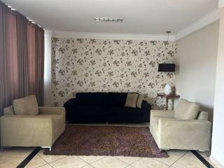 Ótimo apartamento com 3 quartos.