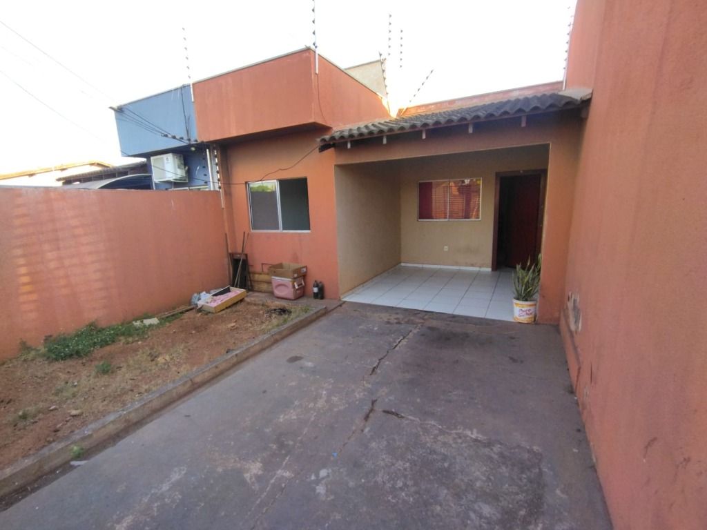 Ótima casa com 2 quartos.