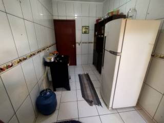 Ótima casa com 2 quartos.