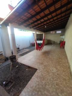 Ótima casa com 2 quartos.