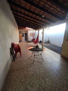 Ótima casa com 2 quartos.