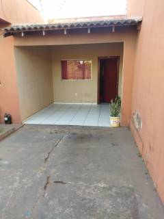Ótima casa com 2 quartos.