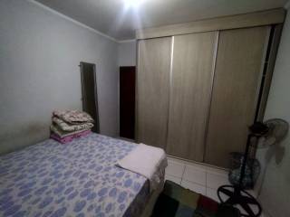 Ótima casa com 2 quartos.