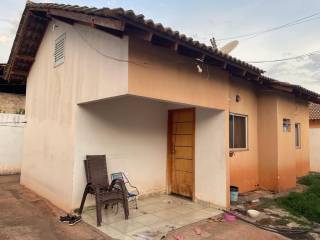 Ótima casa com 2 quartos.