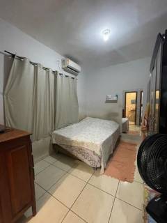 Ótima casa com 2 quartos.