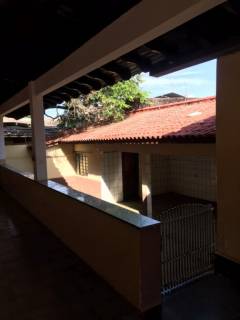 Belo sobrado com 4 quartos.