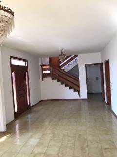 Belo sobrado com 4 quartos.