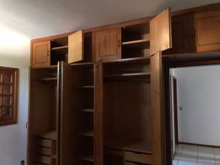 Belo sobrado com 4 quartos.