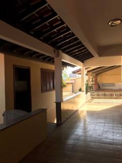 Belo sobrado com 4 quartos.