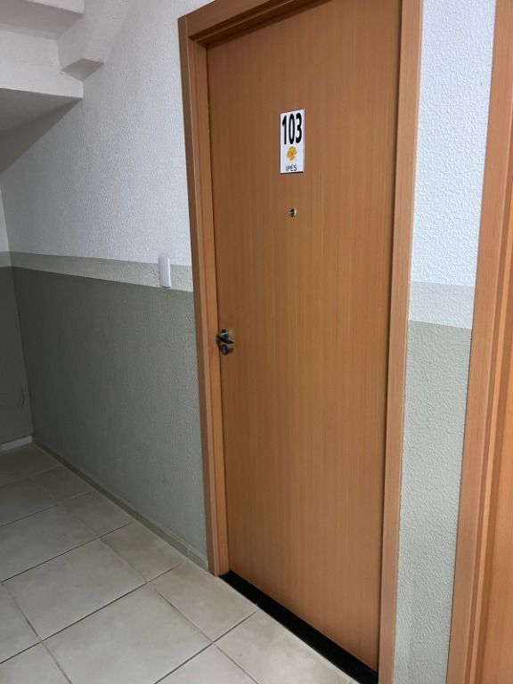 Ótimo apartamento com 2 quartos.