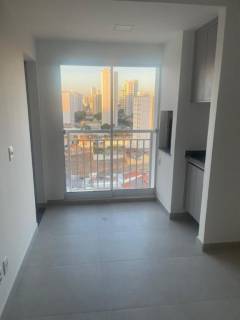Belo apartamento com 2 quartos no Edifício Villagio Calábria.