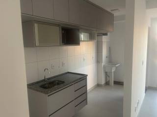 Belo apartamento com 2 quartos no Edifício Villagio Calábria.