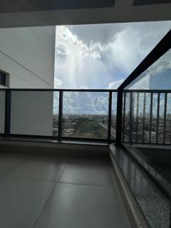 Belo apartamento com uma suíte.