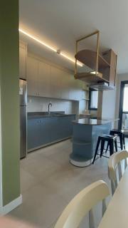 Belo apartamento com uma suíte.