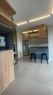 Belo apartamento com uma suíte.