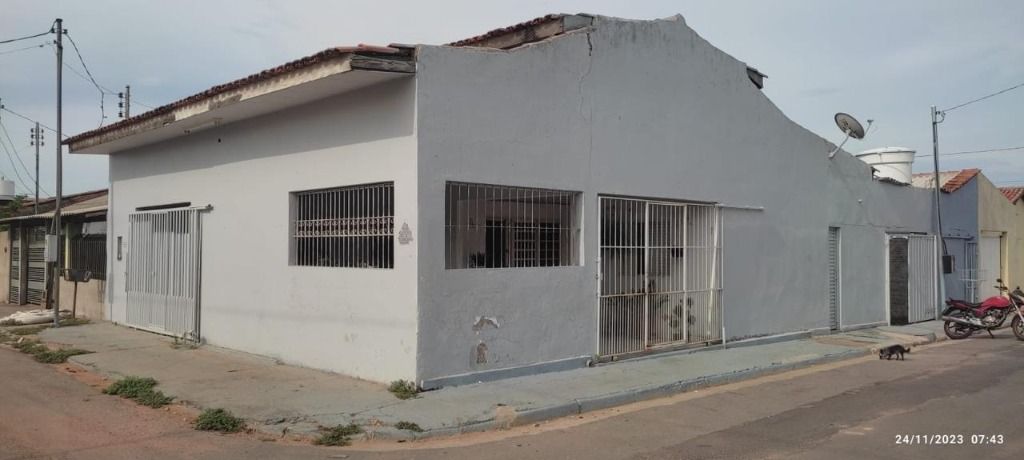 Ótima casa com 4 quartos