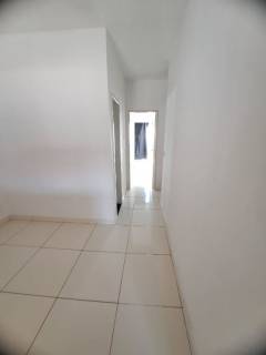 Ótima casa com 2 quartos.