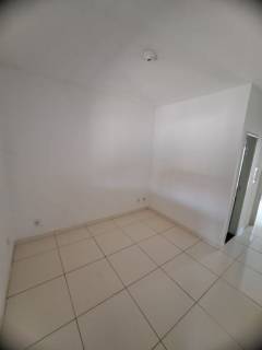 Ótima casa com 2 quartos.