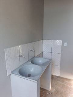 Ótima casa com 2 quartos.