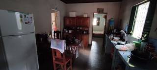 Ótima casa com 2 quartos.