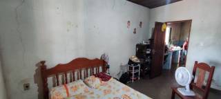 Ótima casa com 2 quartos.