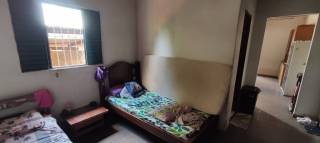 Ótima casa com 2 quartos.