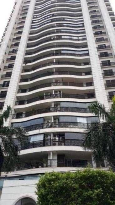 Excelente apartamento com 5 quartos.