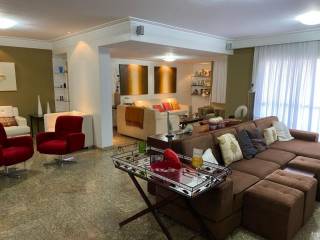 Excelente apartamento com 5 quartos.