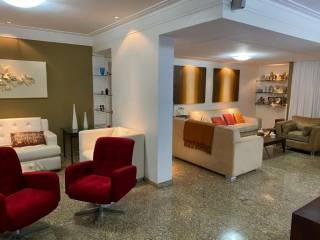 Excelente apartamento com 5 quartos.