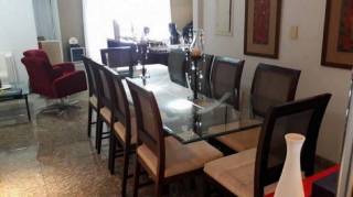 Excelente apartamento com 5 quartos.