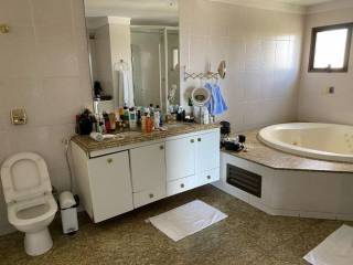 Excelente apartamento com 5 quartos.
