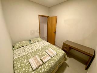 Bela casa com 2 quartos.