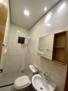 Bela casa com 2 quartos.