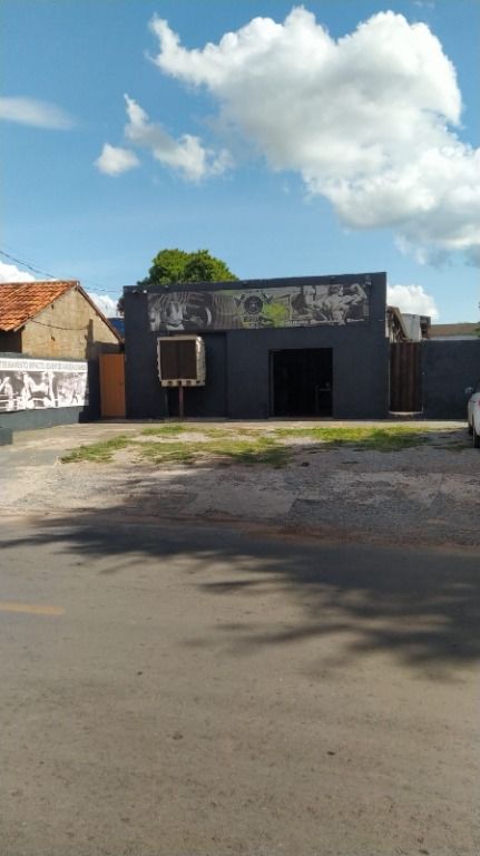 Ótimo barracão à venda !!!