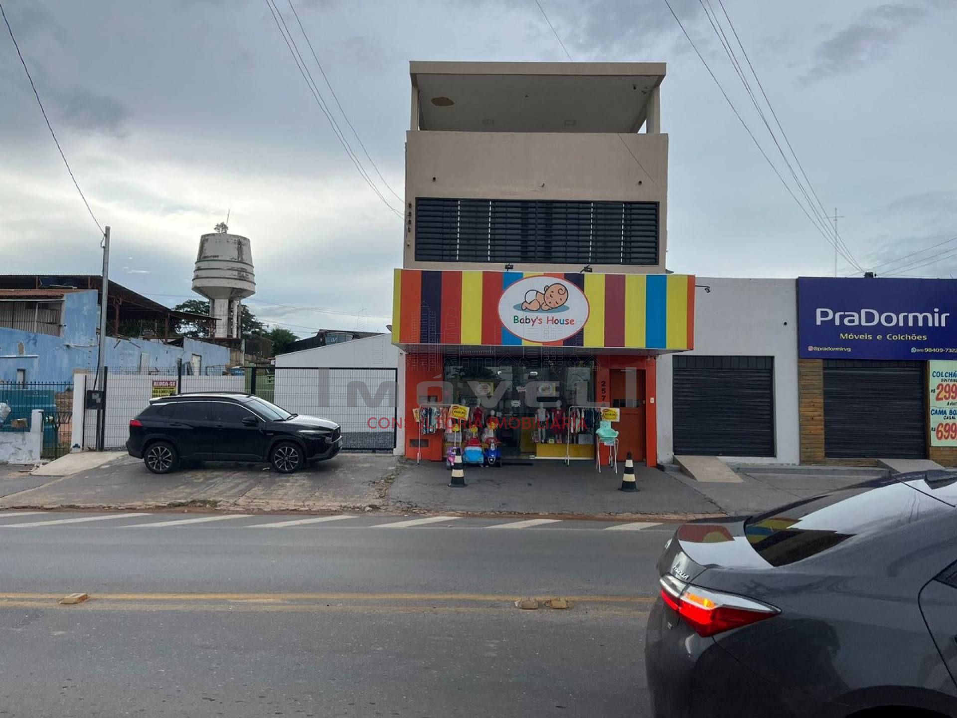 Excelente imóvel na Avenida Couto Magalhães.