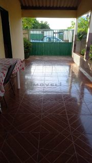 Ótima casa com 2 quartos.