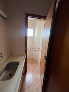 Sala comercial com 32 m².