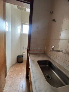 Sala comercial com 32 m².